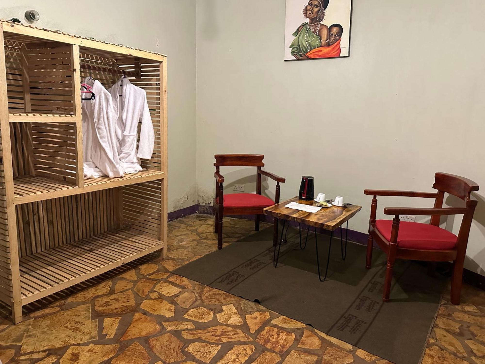 Afro Smile Hotel & Guest House Jinja Eksteriør bilde